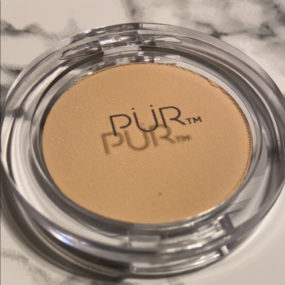 PUR powdered foundation